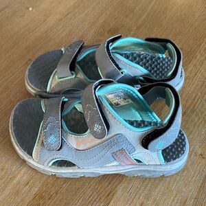 Columbia sandals size 1